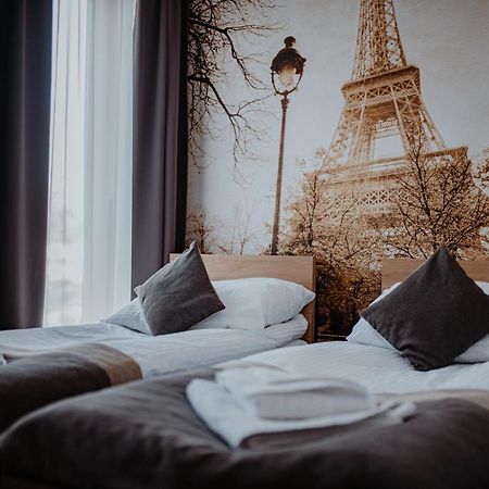 Dom Weselny Ludmila Bed & Breakfast Krasnik Bagian luar foto