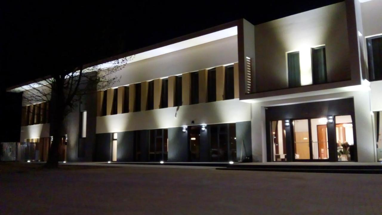 Dom Weselny Ludmila Bed & Breakfast Krasnik Bagian luar foto